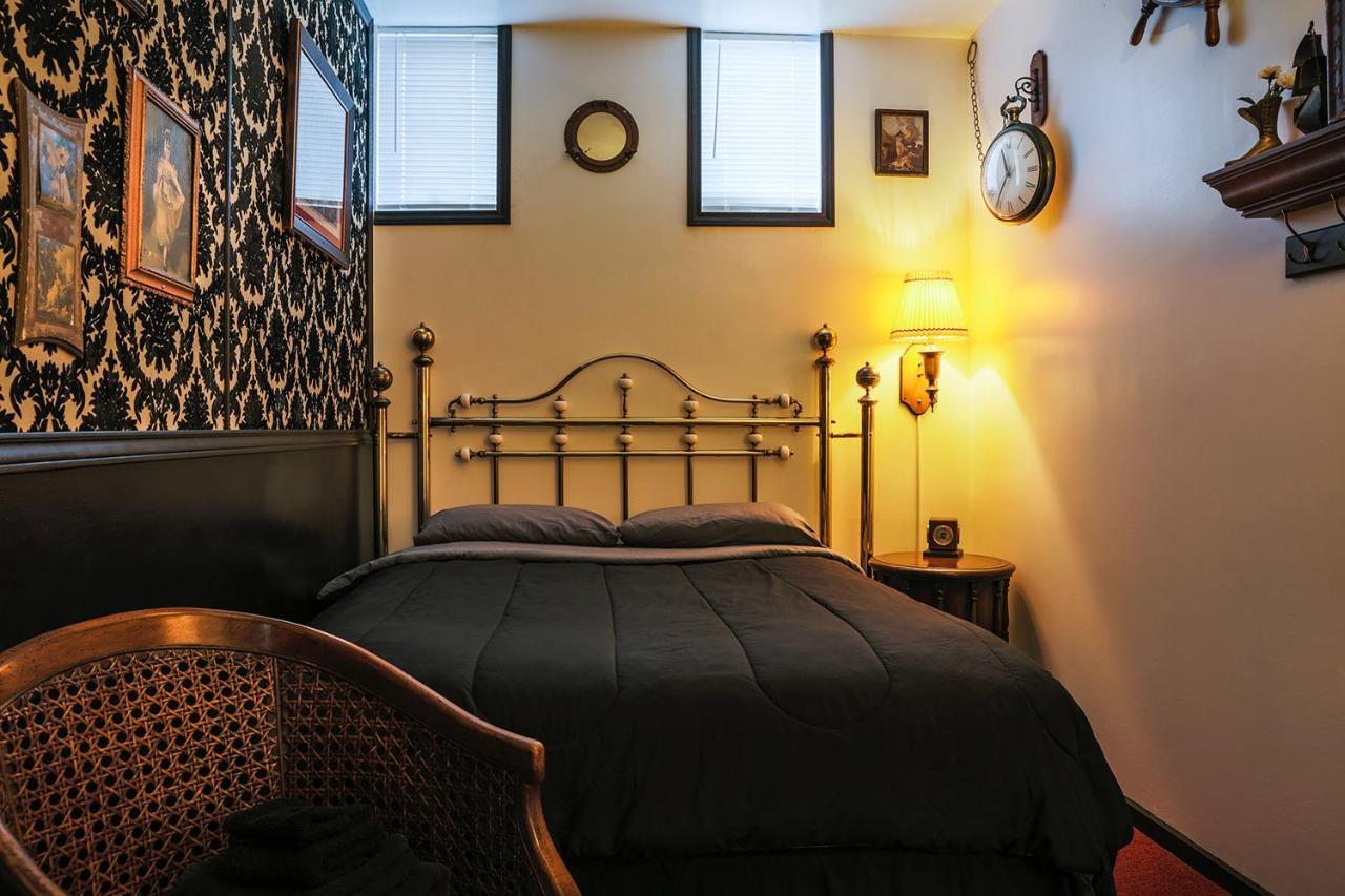 The Rosemary Hostal